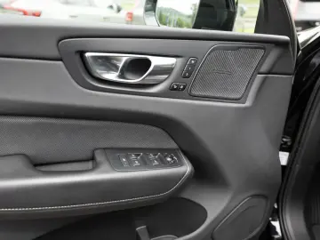 XC60 B4 R-Design AWD NAVI FACEL. LED AHK PANO