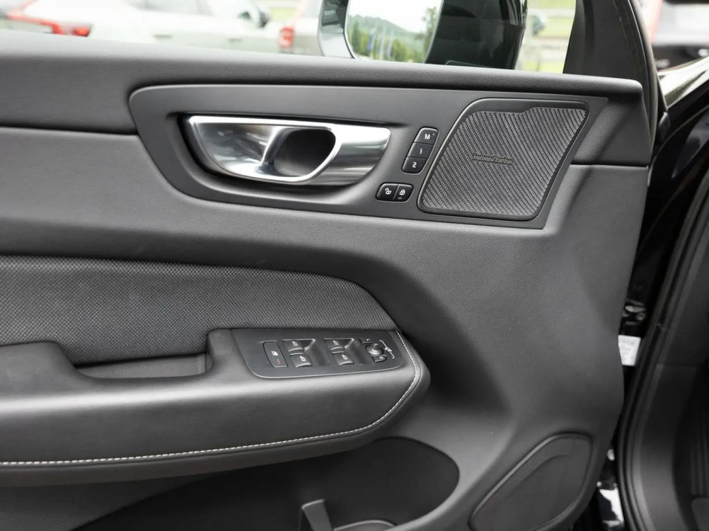XC60 B4 R-Design AWD NAVI FACEL. LED AHK PANO