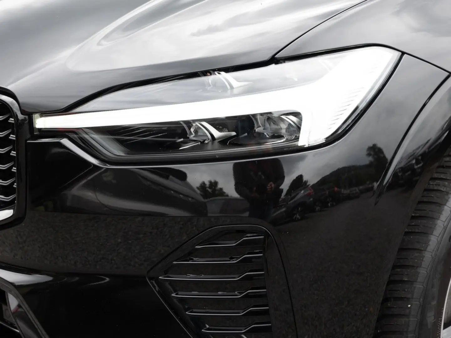 XC60 B4 R-Design AWD NAVI FACEL. LED AHK PANO