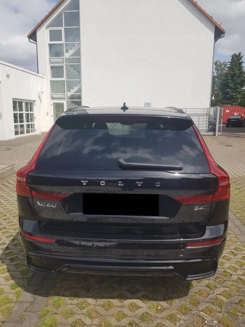 XC60 B4 D AWD Ultimate Dark*360Kamera*B&W*MASSAG