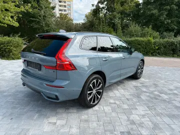 XC60 PLUS DARK AWD +PANO+STANDHZG+LED+AHK+1.HD