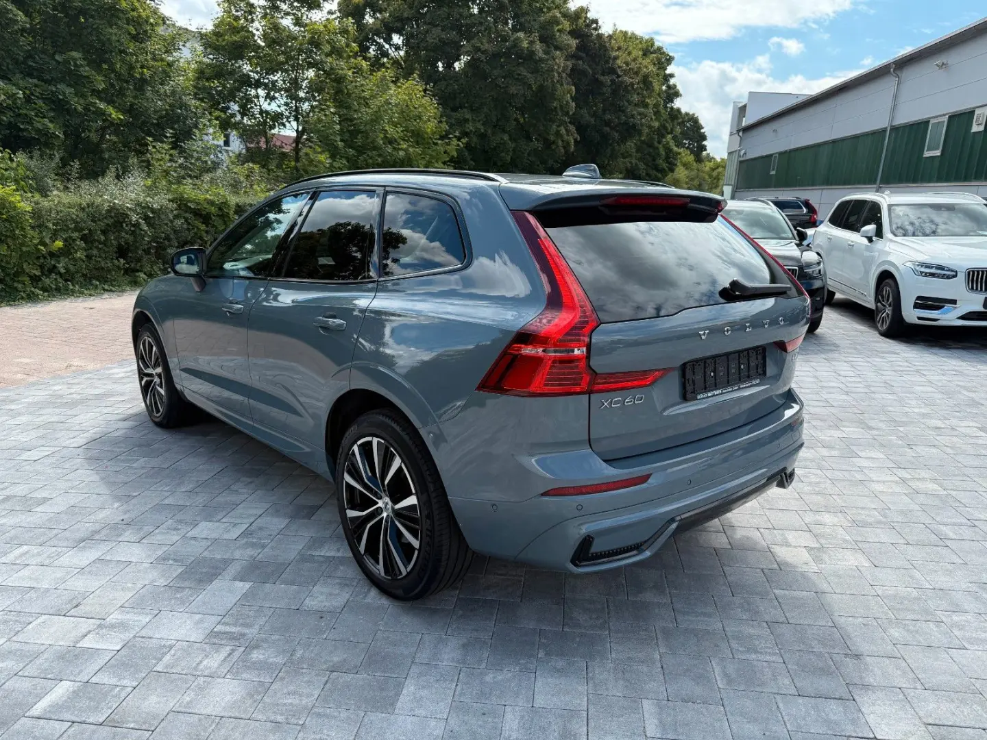 XC60 PLUS DARK AWD +PANO+STANDHZG+LED+AHK+1.HD