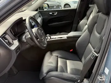 XC60 PLUS DARK AWD +PANO+STANDHZG+LED+AHK+1.HD