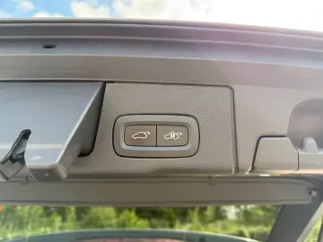 XC60 PLUS DARK AWD +PANO+STANDHZG+LED+AHK+1.HD