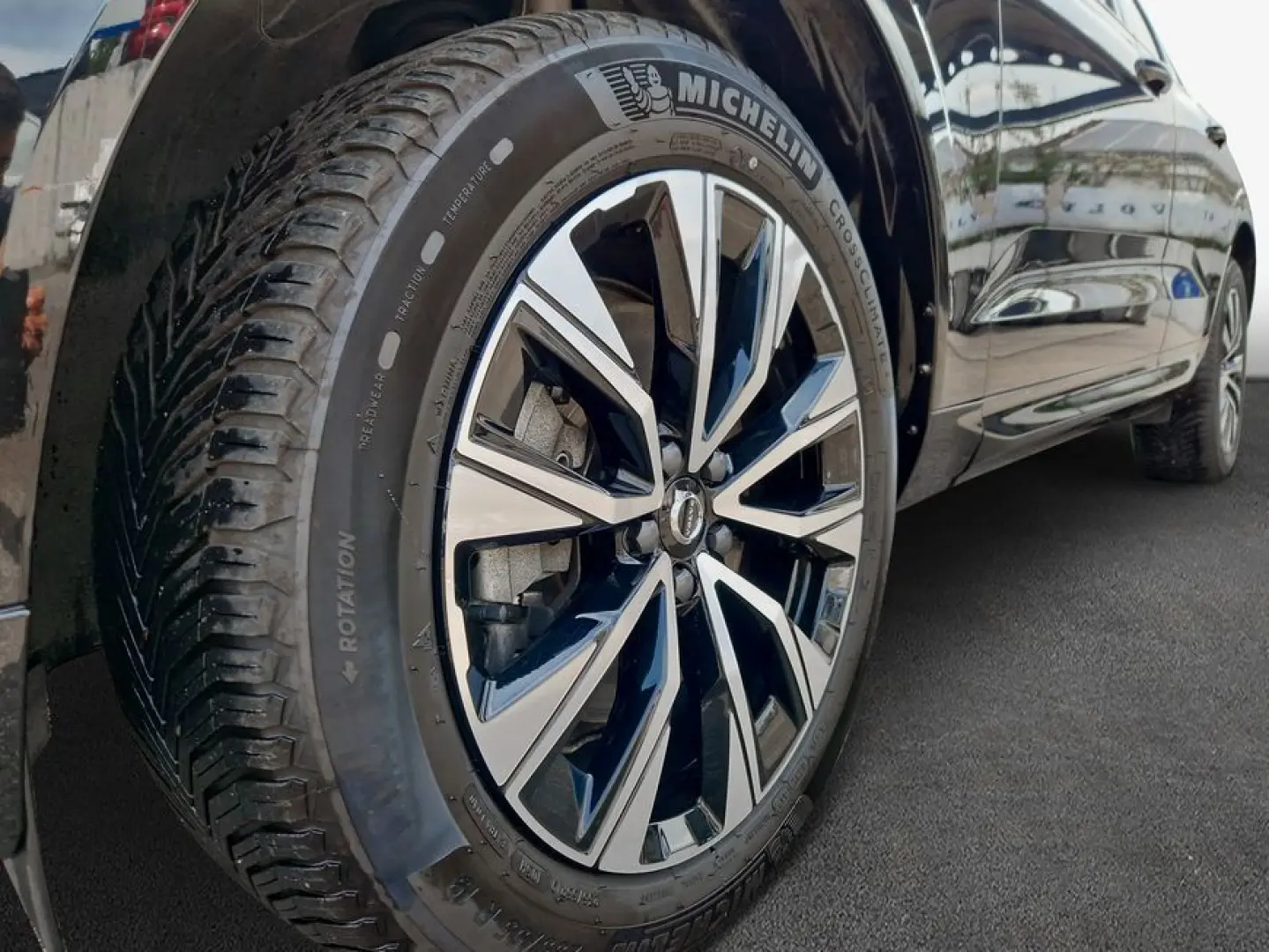 XC60 B4 D AWD Plus Dark *AHK/LED*