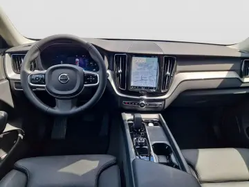 XC60 B4 D AWD Plus Dark *AHK/LED*