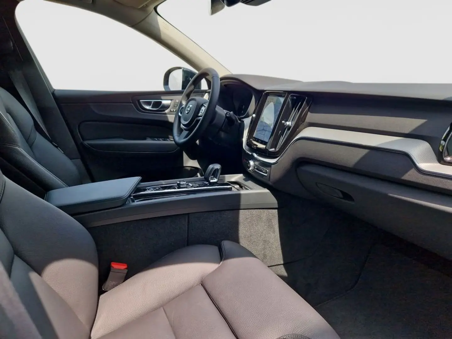 XC60 B4 D AWD Plus Dark *AHK/LED*