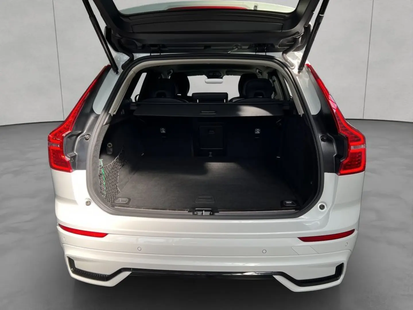 XC60 B4 AWD Plus-Dark Aut Leder BLIS PilotAssist