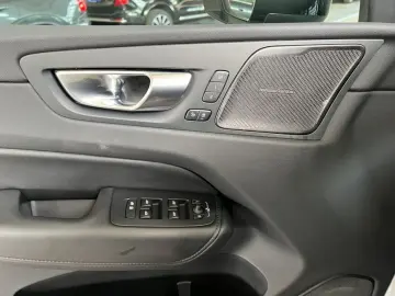 XC60 B4 AWD Plus-Dark Aut Leder BLIS PilotAssist