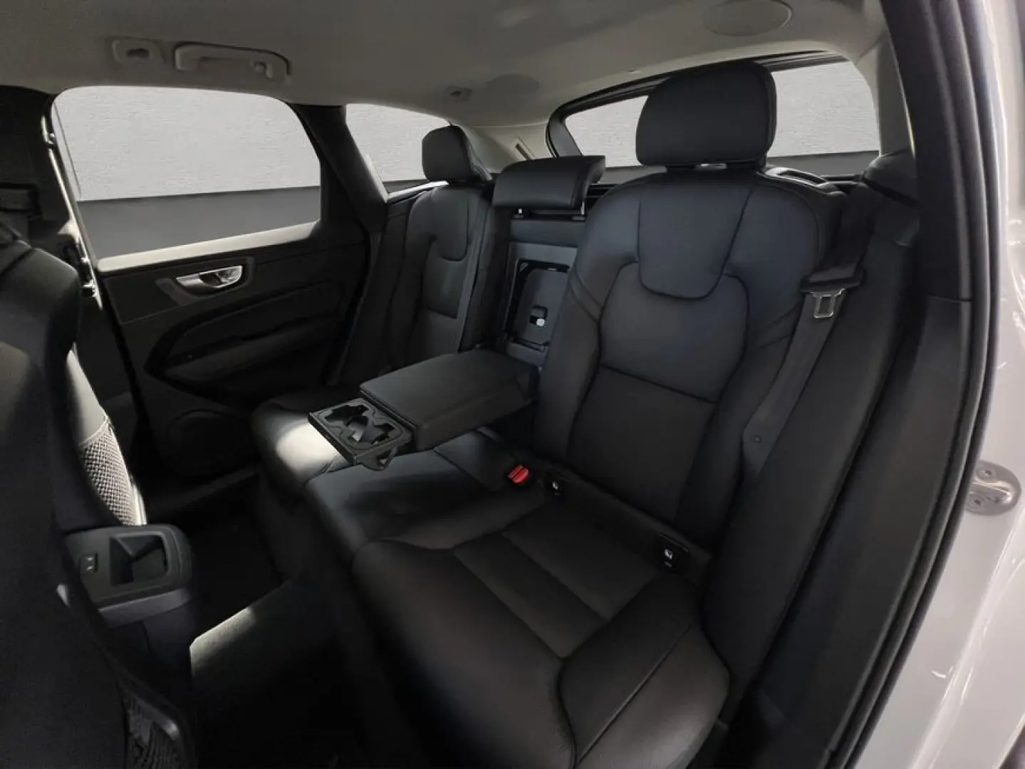 XC60 B4 AWD Plus-Dark Aut Leder BLIS PilotAssist