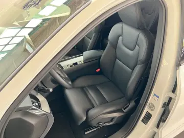 XC60 B4 AWD Plus-Dark Aut Leder BLIS PilotAssist
