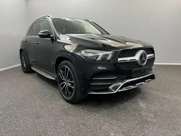 GLE 400d 4M AMG-LINE*AIRM*BURME*PANO*AHK*ACC*22Z