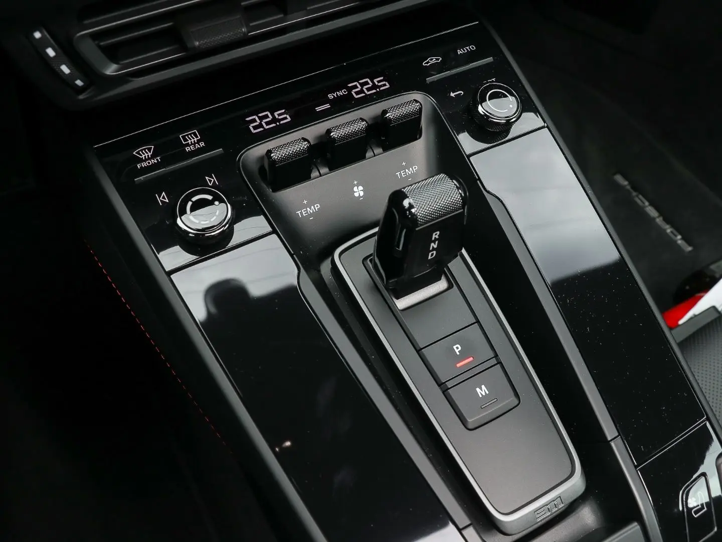 992 911 Carrera 4GTS BOSE/LIFT/VENTILATION/360/SUNROOF/MATRX