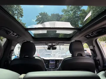 VOLVO XC60 T6 Plus Black Edition 360 PANO H&K 21