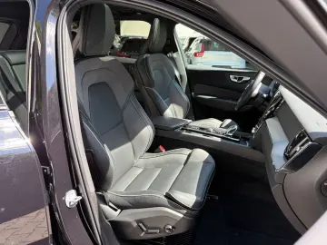 VOLVO XC60 T6 Plus Black Edition 360 PANO H&K 21