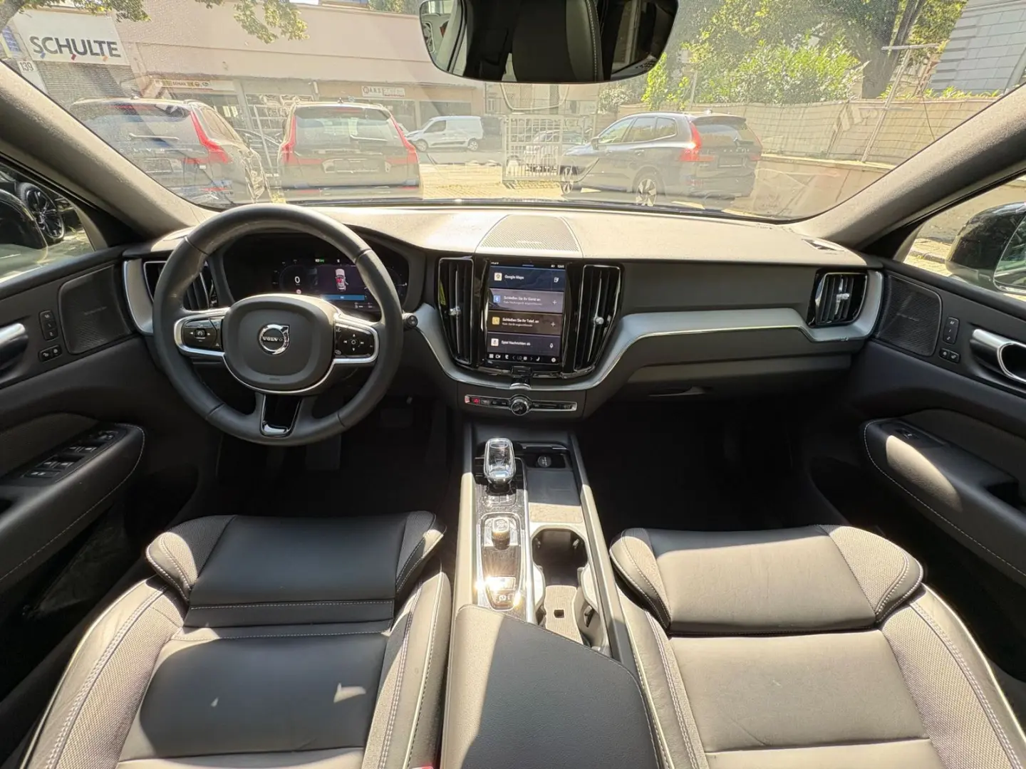 VOLVO XC60 T6 Plus Black Edition 360 PANO H&K 21