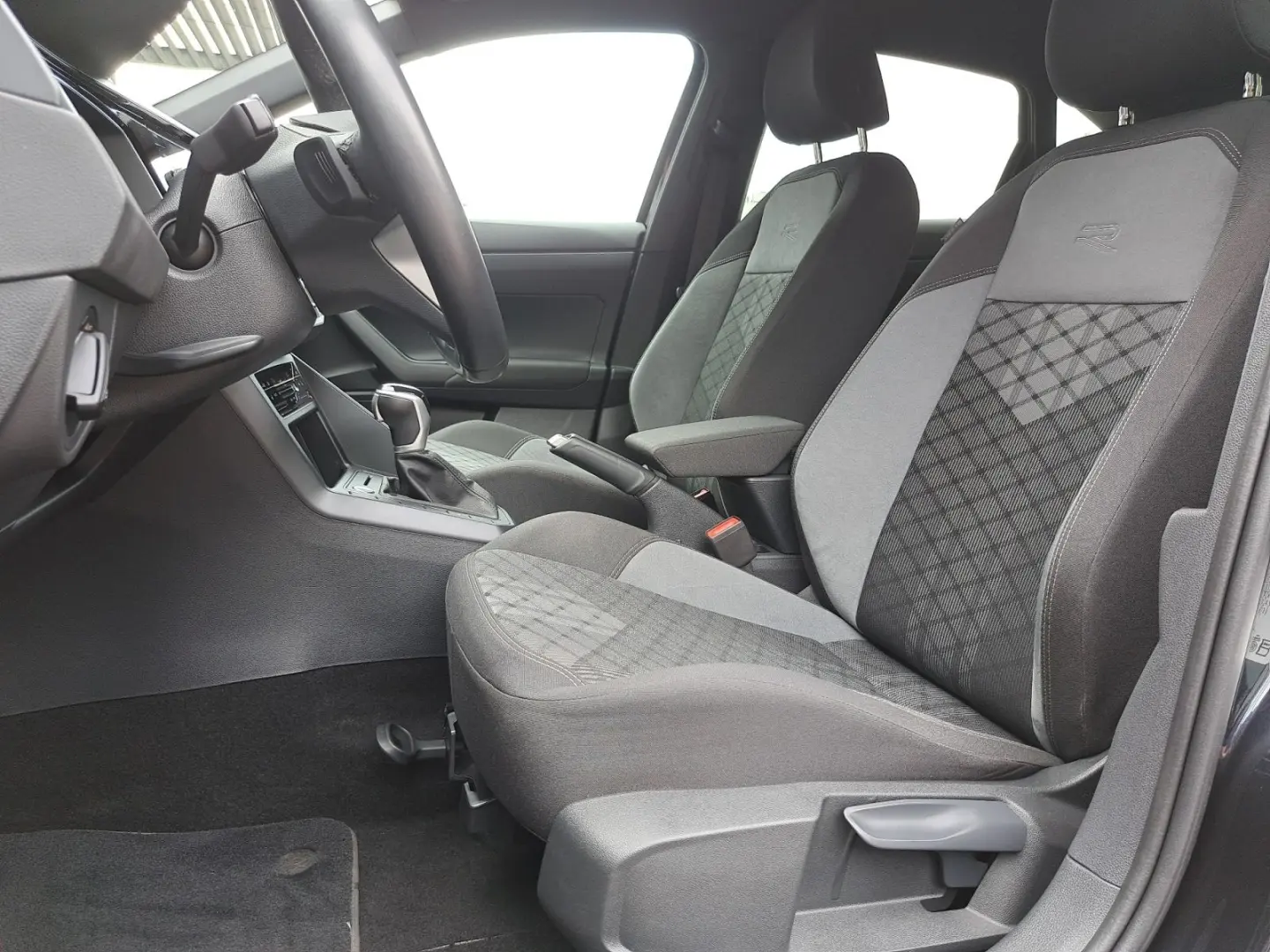 VOLKSWAGEN Taigo R-Line 1.5 TSI DSG PANO KAM IQ LEASING