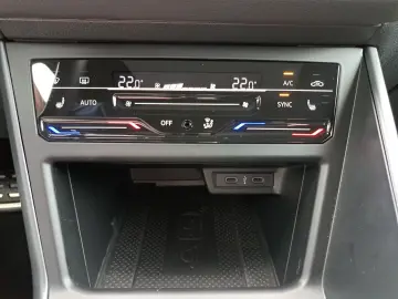 VOLKSWAGEN Taigo R-Line 1.5 TSI DSG PANO KAM IQ LEASING