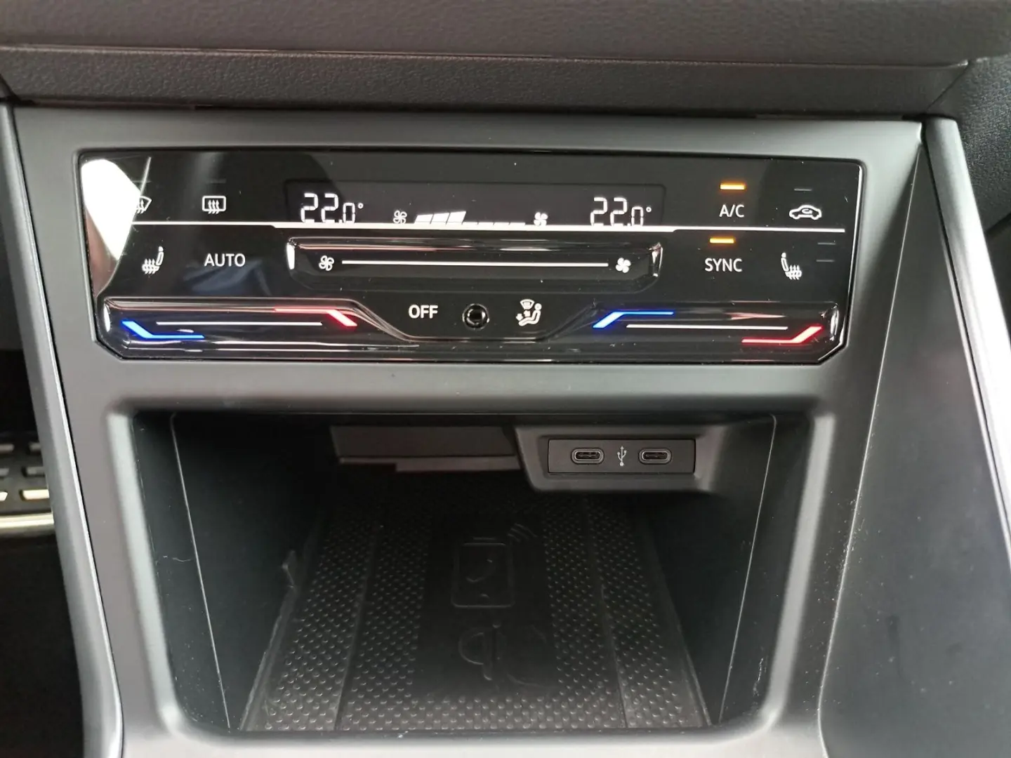 VOLKSWAGEN Taigo R-Line 1.5 TSI DSG PANO KAM IQ LEASING
