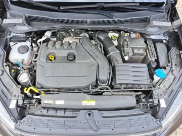 VOLKSWAGEN Taigo R-Line 1.5 TSI DSG PANO KAM IQ LEASING