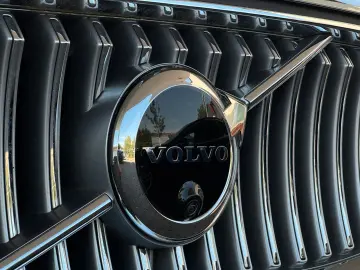 XC90 T8 RecharePlusBright|PlugInHybrid|AHK|7Sitz