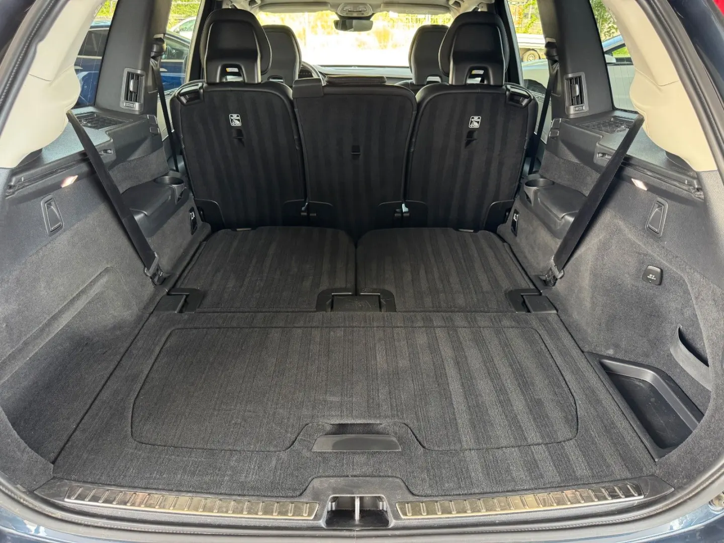 XC90 T8 RecharePlusBright|PlugInHybrid|AHK|7Sitz