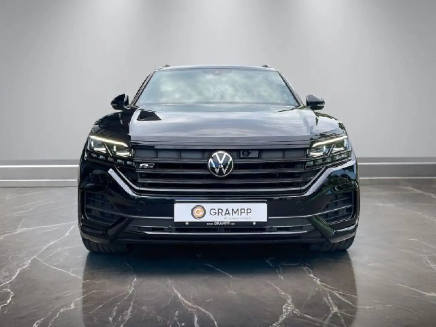 VOLKSWAGEN Touareg R-Line 3.0TDI +PANO+ACC+LEASING