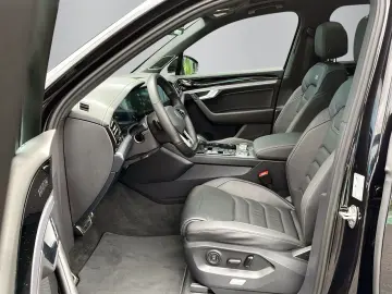 VOLKSWAGEN Touareg R-Line 3.0TDI +PANO+ACC+LEASING