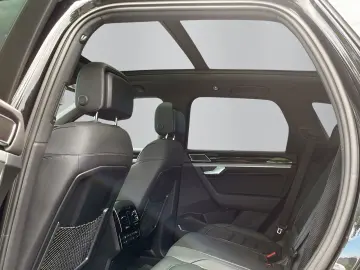 VOLKSWAGEN Touareg R-Line 3.0TDI +PANO+ACC+LEASING