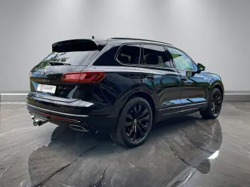 VOLKSWAGEN Touareg R-Line 3.0TDI +PANO+ACC+LEASING