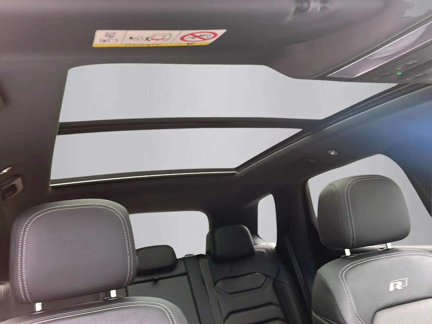 VOLKSWAGEN Touareg R-Line 3.0TDI +PANO+ACC+LEASING