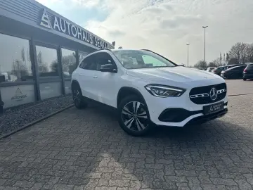 GLA 250 18 ALU MBUX AHK CARPLAY R-CAM