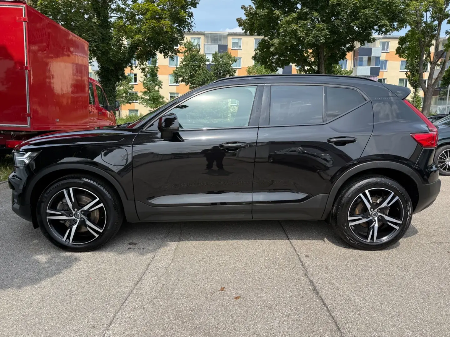 XC40 R Design Rechar Plug-In~H&K~Kam~ACC~DAB~AHK