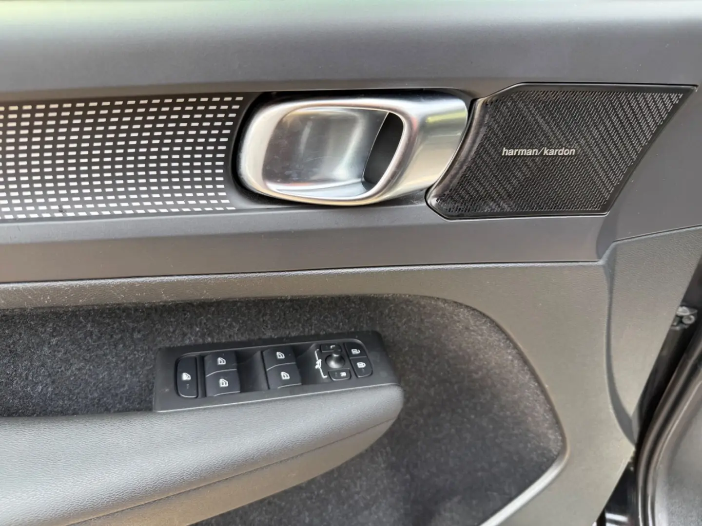 XC40 R Design Rechar Plug-In~H&K~Kam~ACC~DAB~AHK