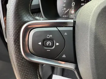 XC40 R Design Rechar Plug-In~H&K~Kam~ACC~DAB~AHK