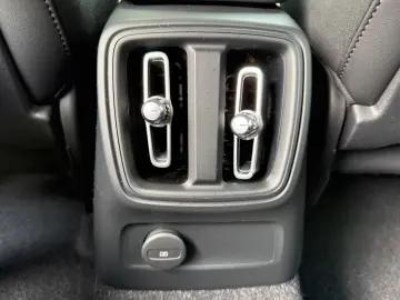 XC40 R Design Rechar Plug-In~H&K~Kam~ACC~DAB~AHK
