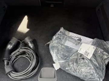 XC40 R Design Rechar Plug-In~H&K~Kam~ACC~DAB~AHK