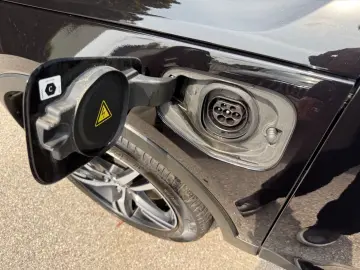 XC40 R Design Rechar Plug-In~H&K~Kam~ACC~DAB~AHK