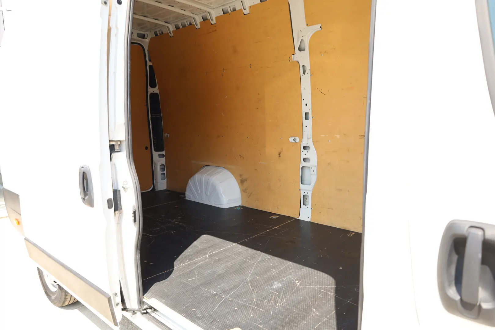 Peugeot Boxer L4H3 2.0D 130CP