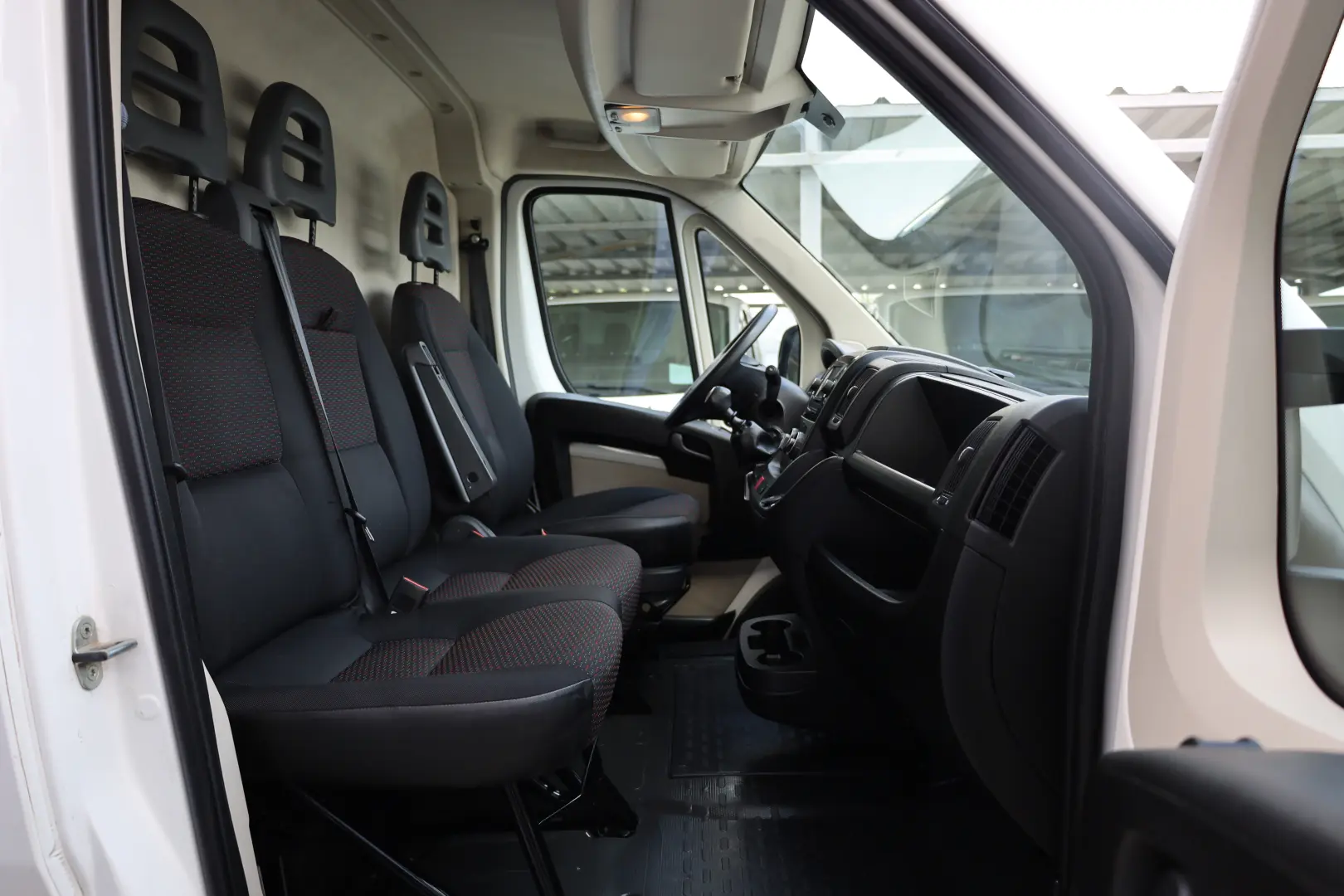 Peugeot Boxer L4H3 2.0D 130CP