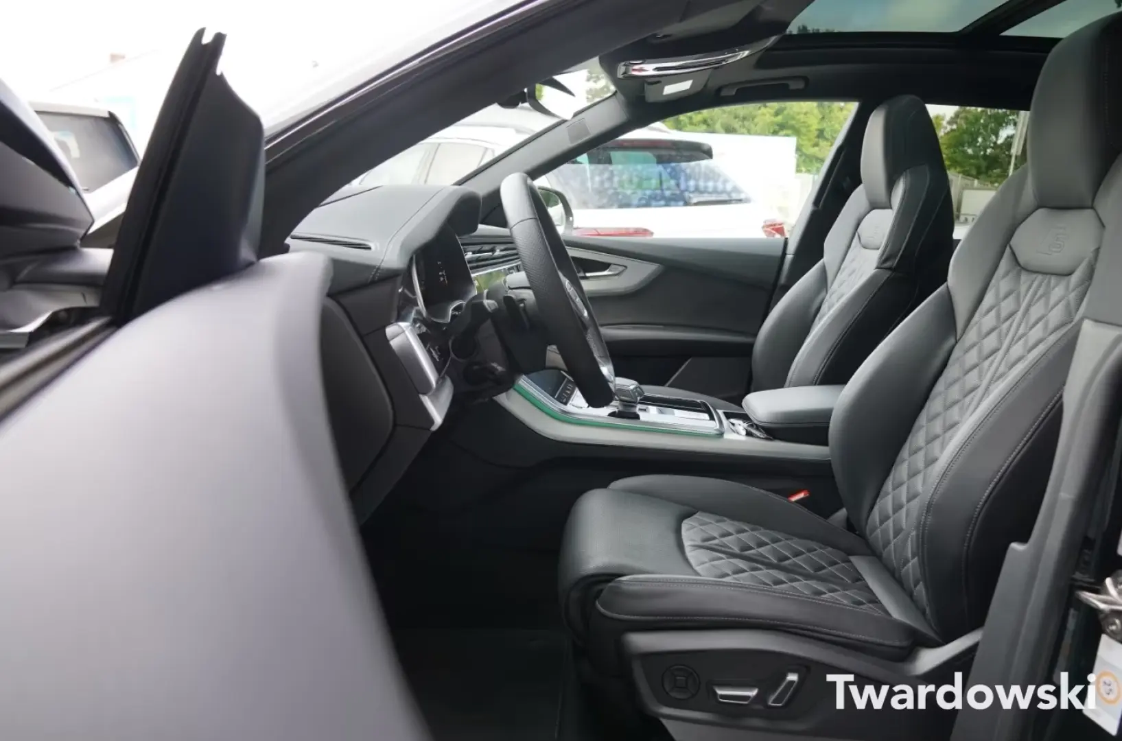 Audi Q8 55 S line+ Pano Soft