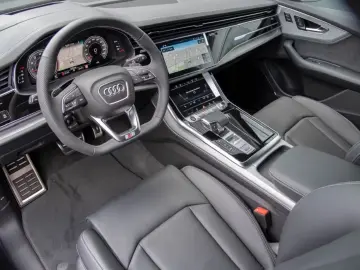 Audi Q8 55 TFSI quattro S-Line 2025