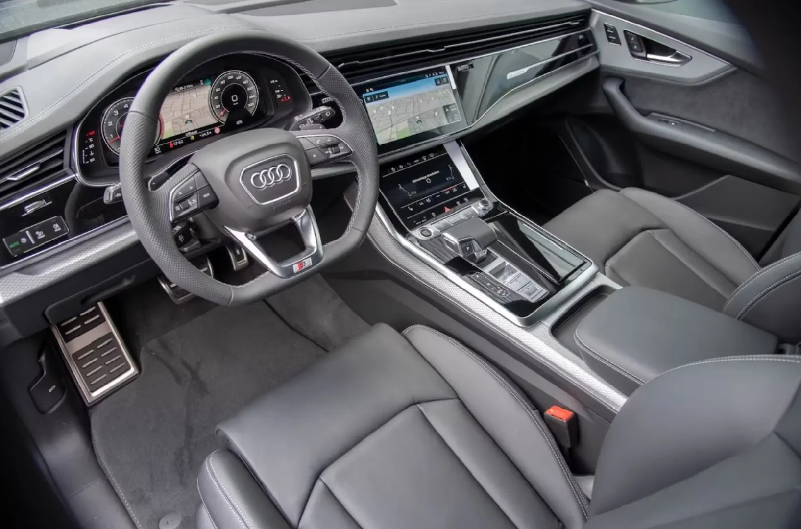 Audi Q8 55 TFSI quattro S-Line 2025