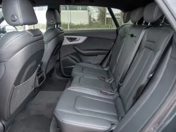 Audi Q8 55 TFSI quattro S-Line 2025