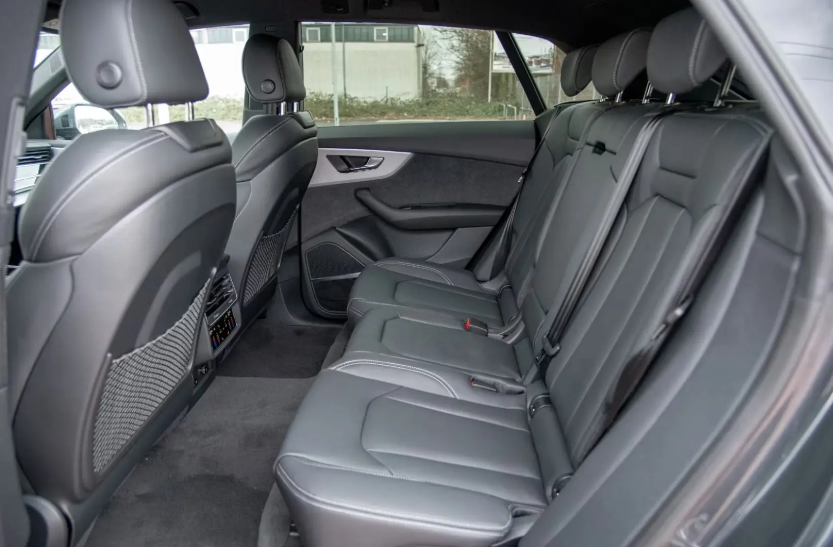 Audi Q8 55 TFSI quattro S-Line 2025