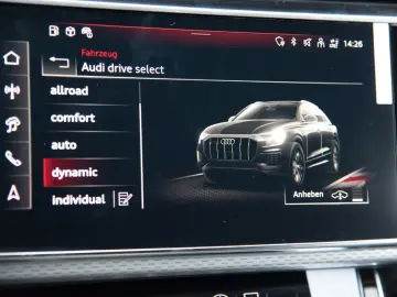 Audi Q8 55 TFSI quattro S-Line 2025