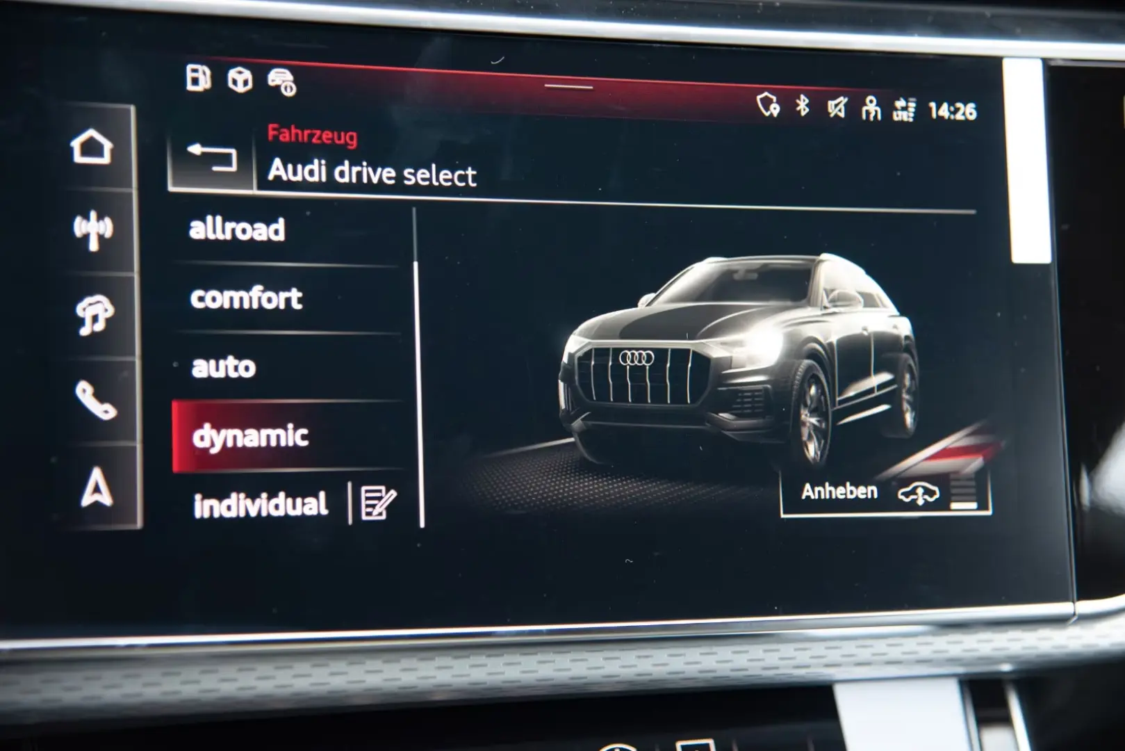 Audi Q8 55 TFSI quattro S-Line 2025