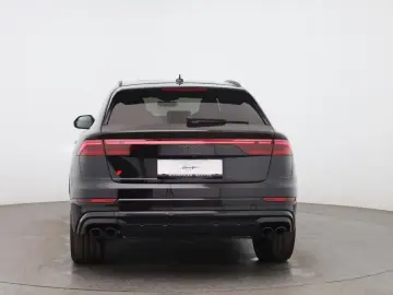 Audi SQ8 TFSI quattro