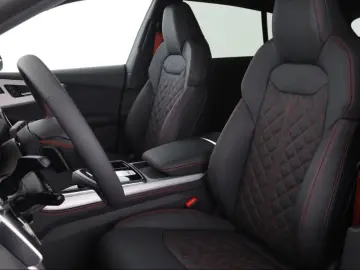 Audi SQ8 TFSI quattro