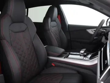 Audi SQ8 TFSI quattro